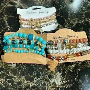 Fashion jewelry beaded bracelet stretchable.